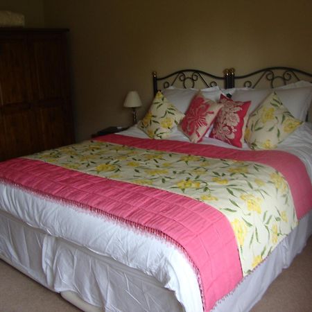 The Paddock Bed & Breakfast Haverfordwest Exterior foto