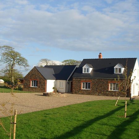 The Paddock Bed & Breakfast Haverfordwest Exterior foto